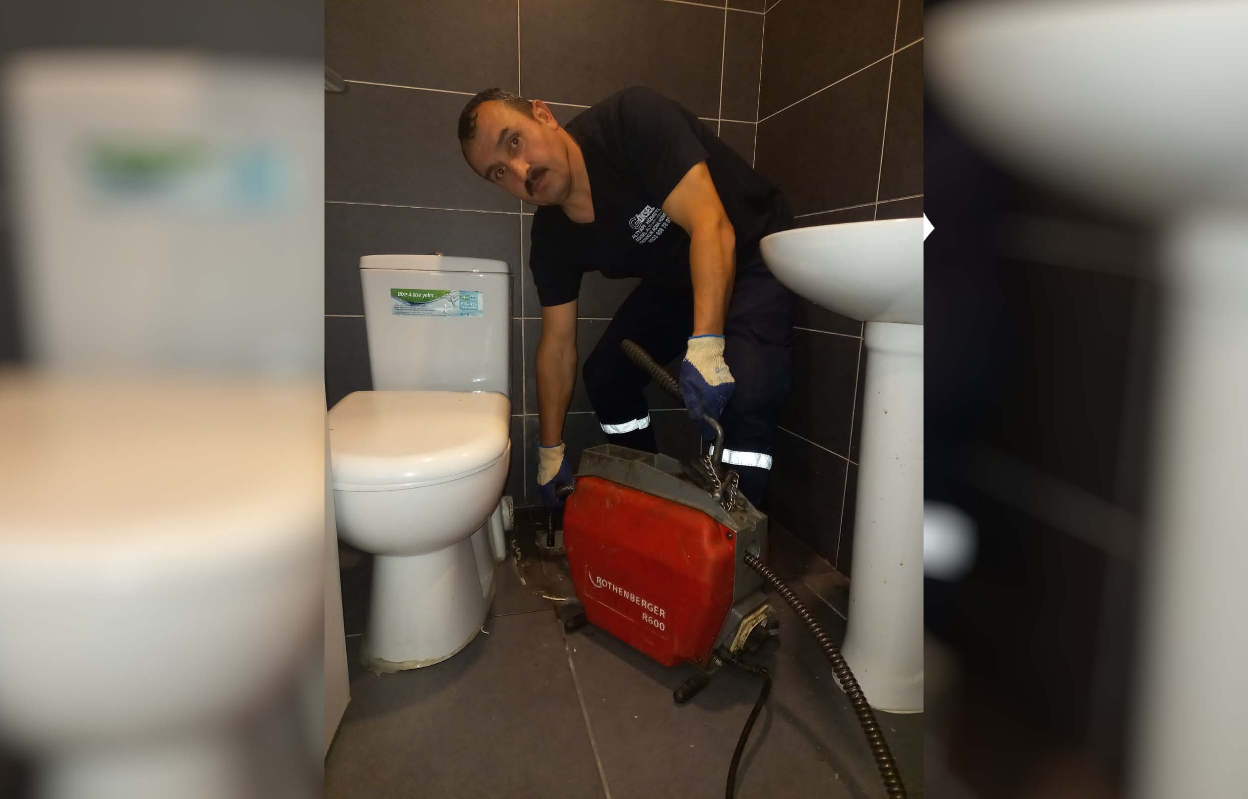 Robotik cihazla kırmadan klozet tıkanıklığı açma hizmeti