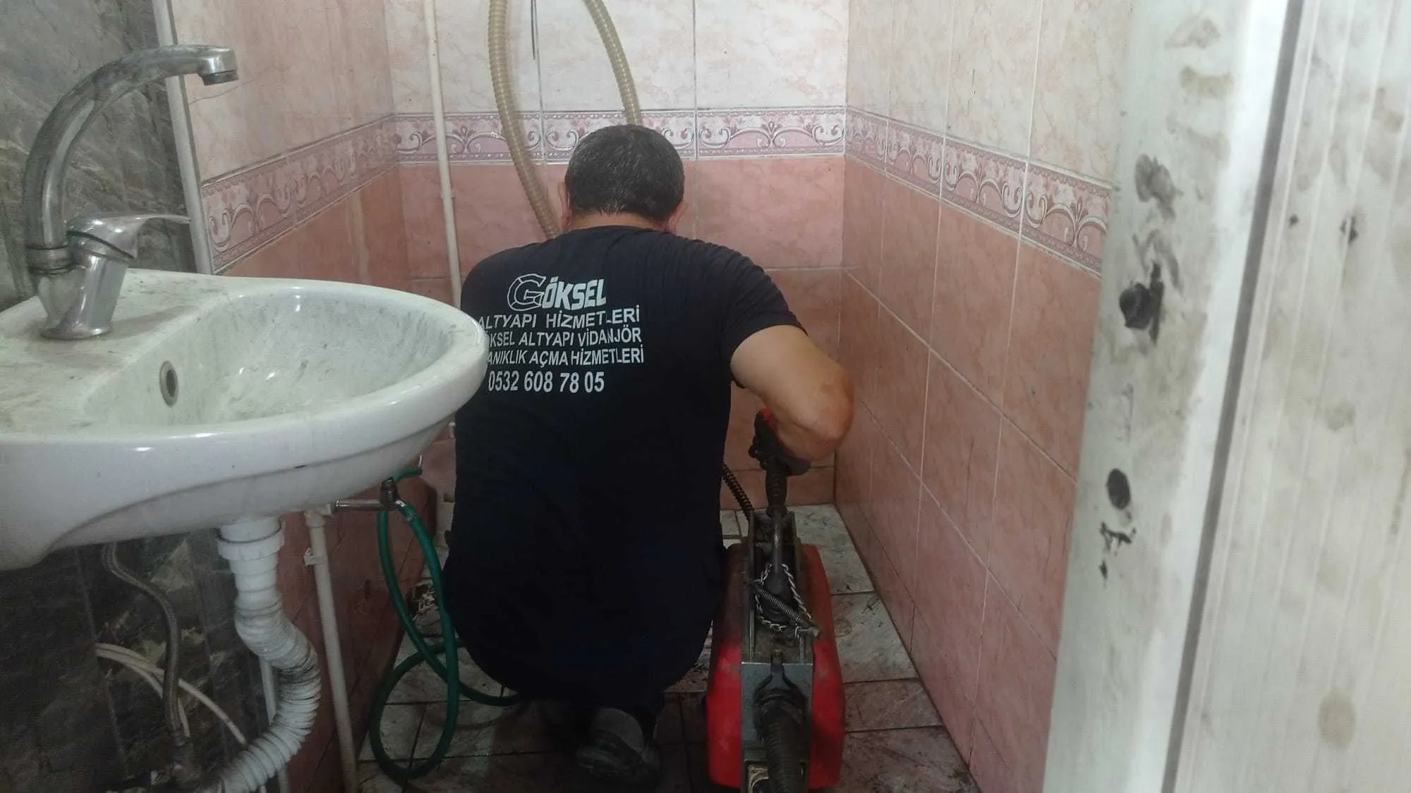 Robotla Tuvalet Tıkanıklığı Açma